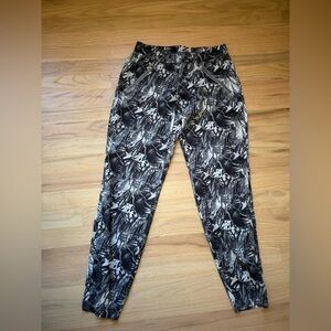 Black and White Patterned Athleta Jogger Pants 2